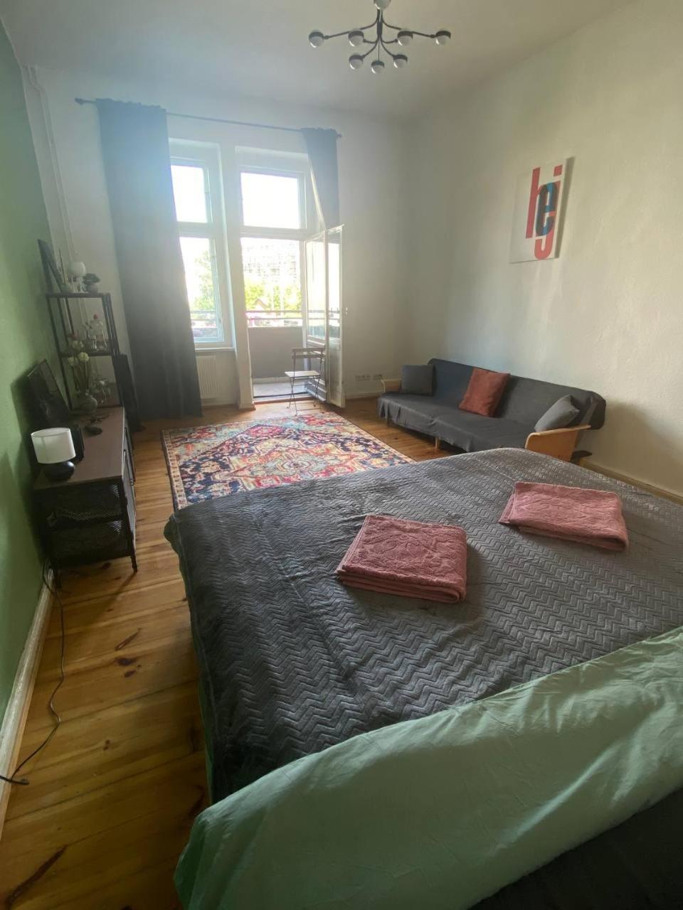 Stylish 2-Room Apartment With Balcony Next To East Side Gallery Berlin Exterior foto